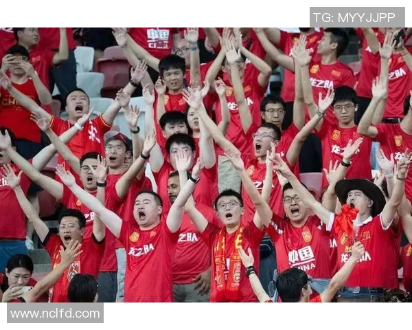 南京足球队荣登实力排行榜第一名引发热议与期待